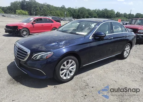 2019 Mercedes-Benz E 300 4Matic z USA, uszkodzony, nr VIN WDDZF4KB9KA630680